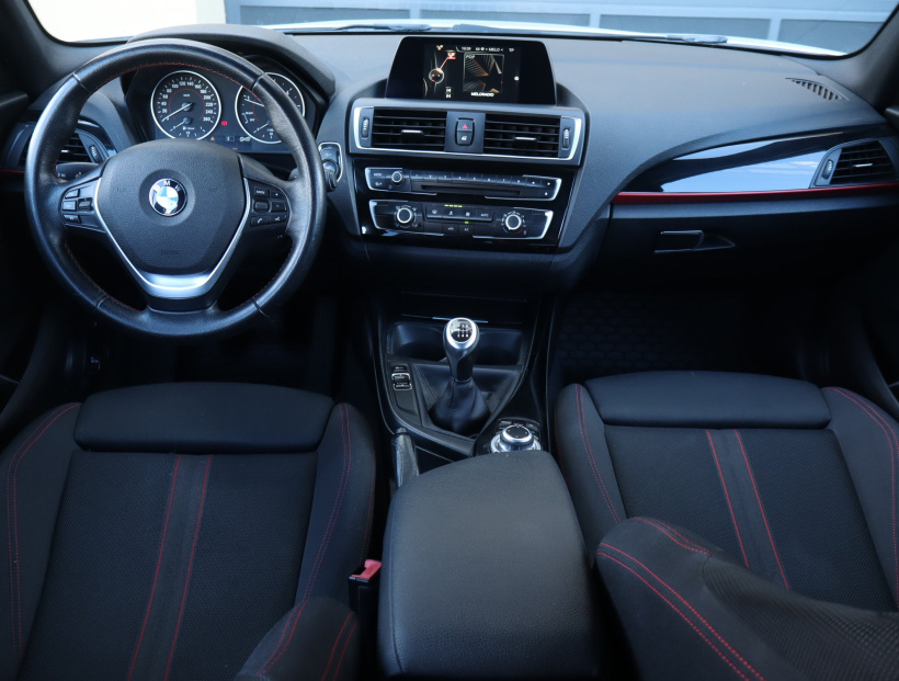 BMW 1, 2015
