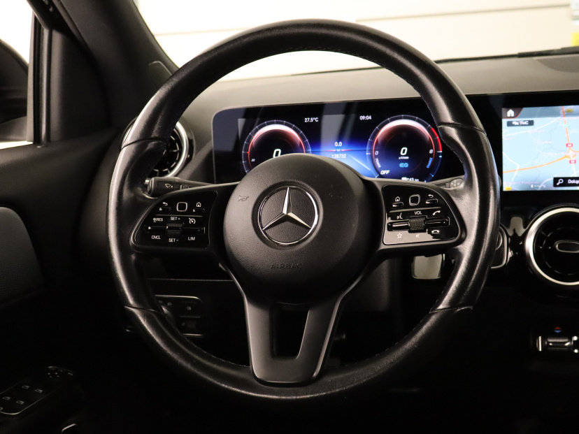 Mercedes-Benz GLA, 2021