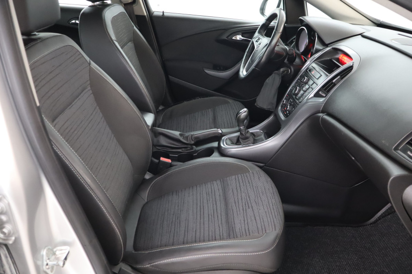 Opel Astra, 2018
