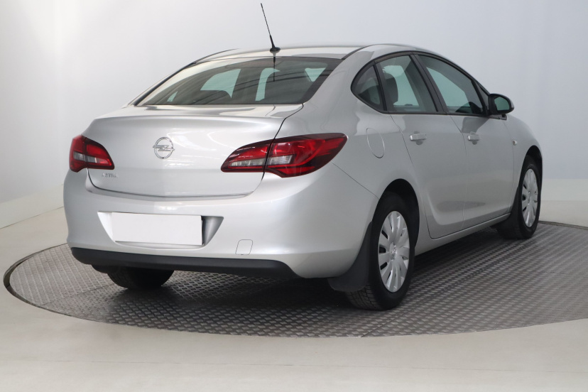 Opel Astra, 2018
