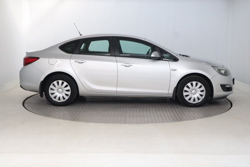 Opel Astra, 2018