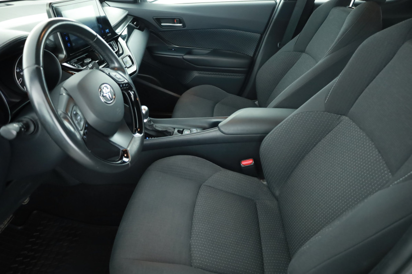 Toyota C-HR, 2019