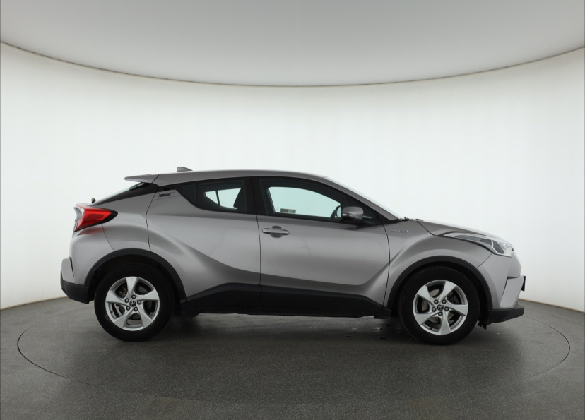 Toyota C-HR, 2019