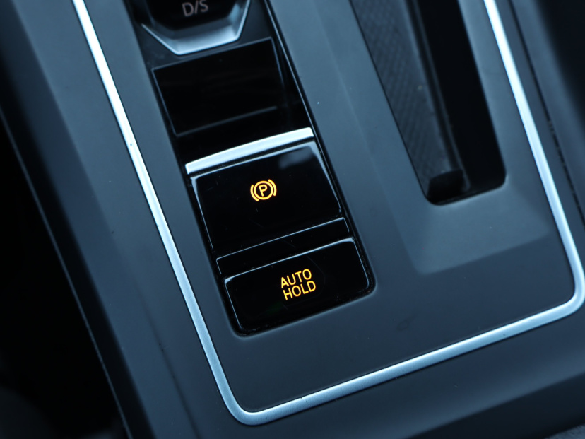 Volkswagen Golf, 2023