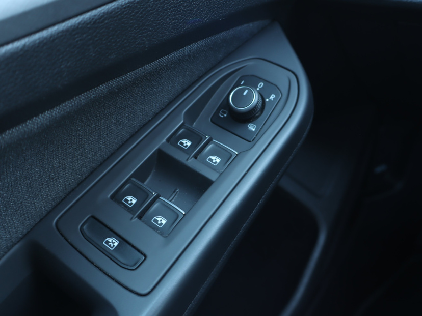 Volkswagen Golf, 2023