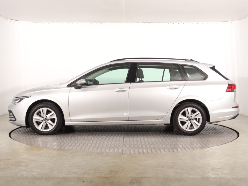 Volkswagen Golf, 2023