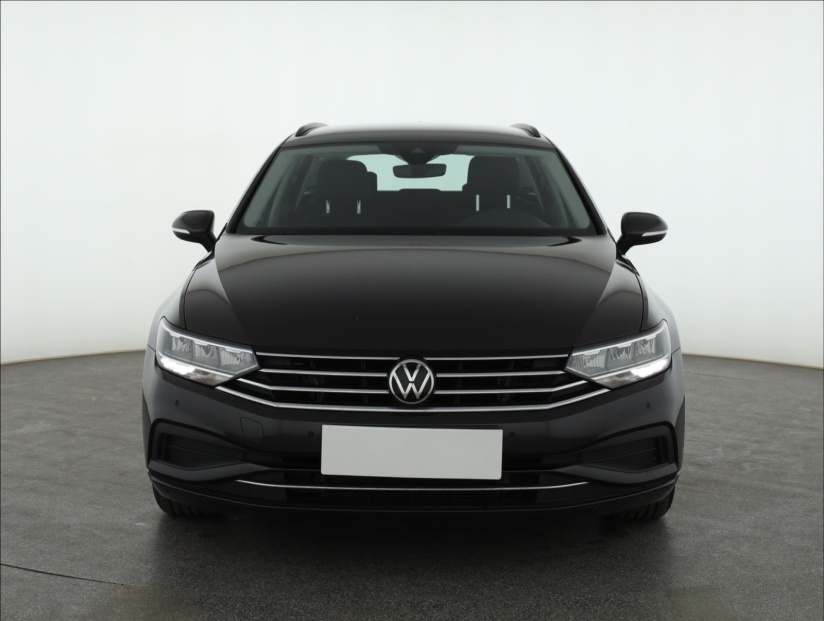 Volkswagen Passat, 2022