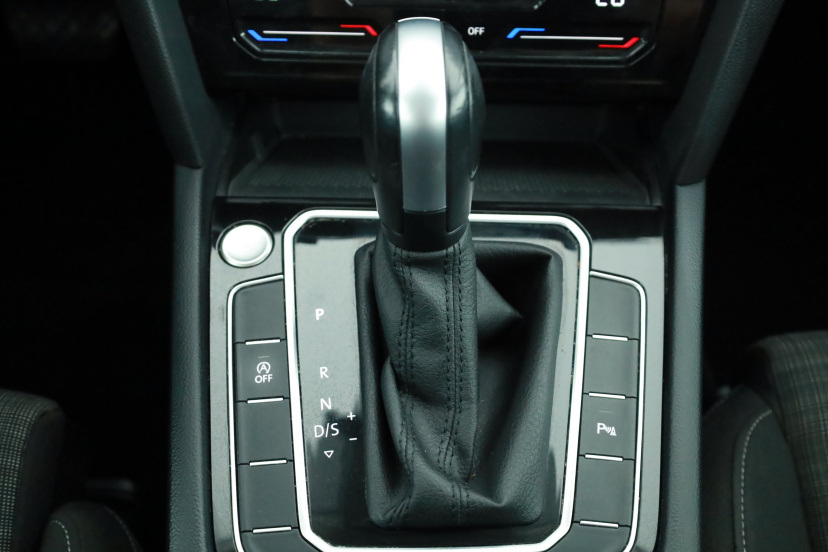 Volkswagen Passat, 2022