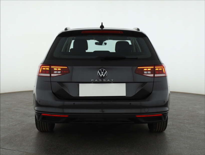 Volkswagen Passat, 2022