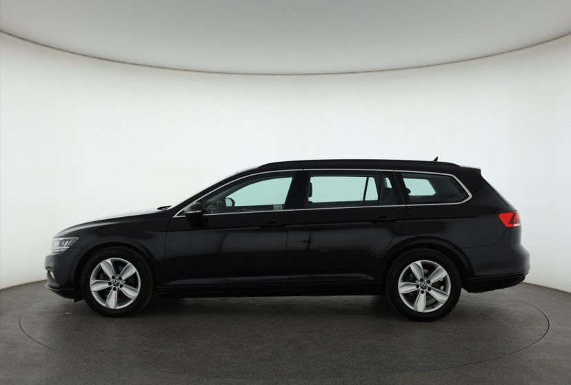 Volkswagen Passat, 2021
