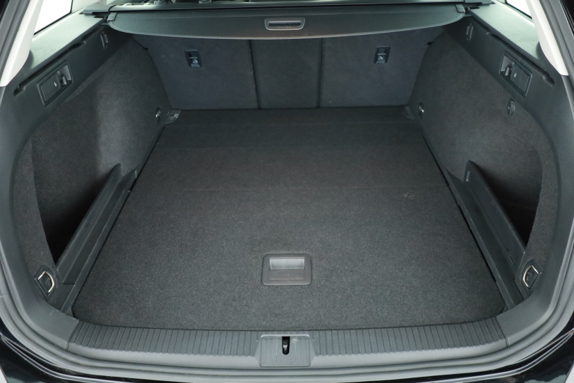 Volkswagen Passat, 2021