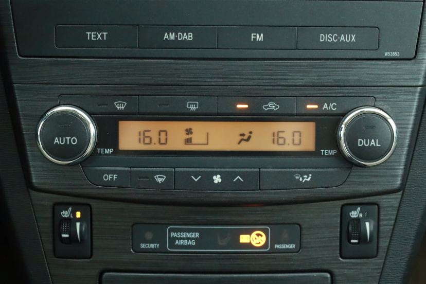 Toyota Avensis, 2011