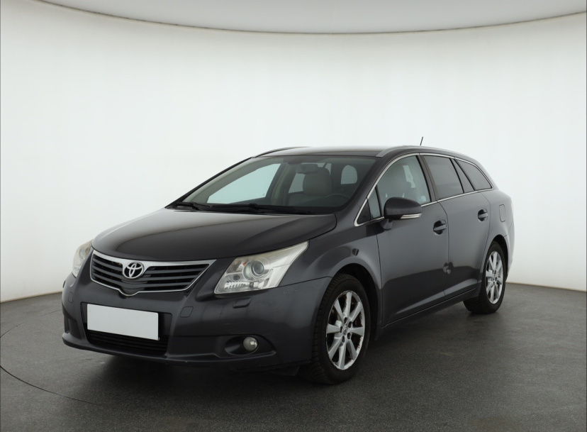 Toyota Avensis, 2011