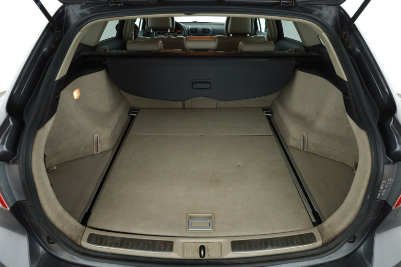 Toyota Avensis, 2011