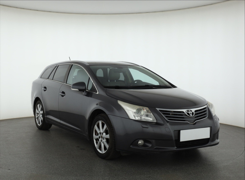 Toyota Avensis, 2011