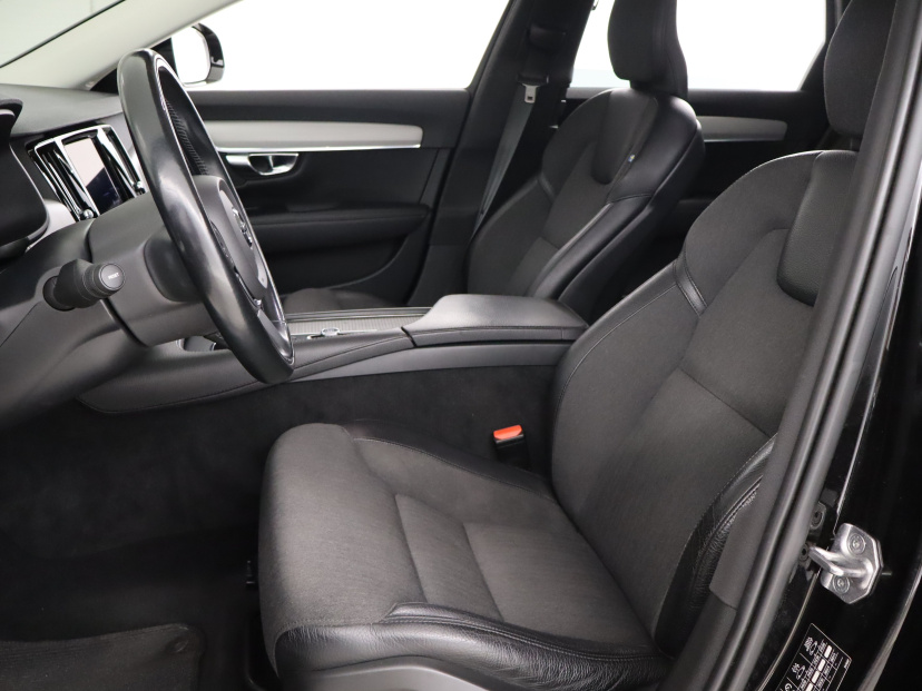 Volvo V90 Cross Country, 2021