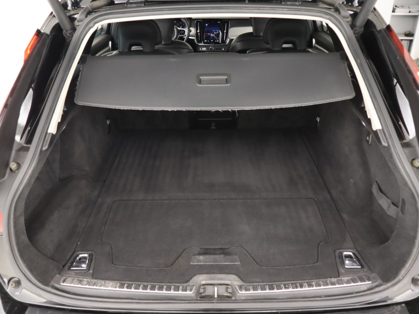 Volvo V90 Cross Country, 2021