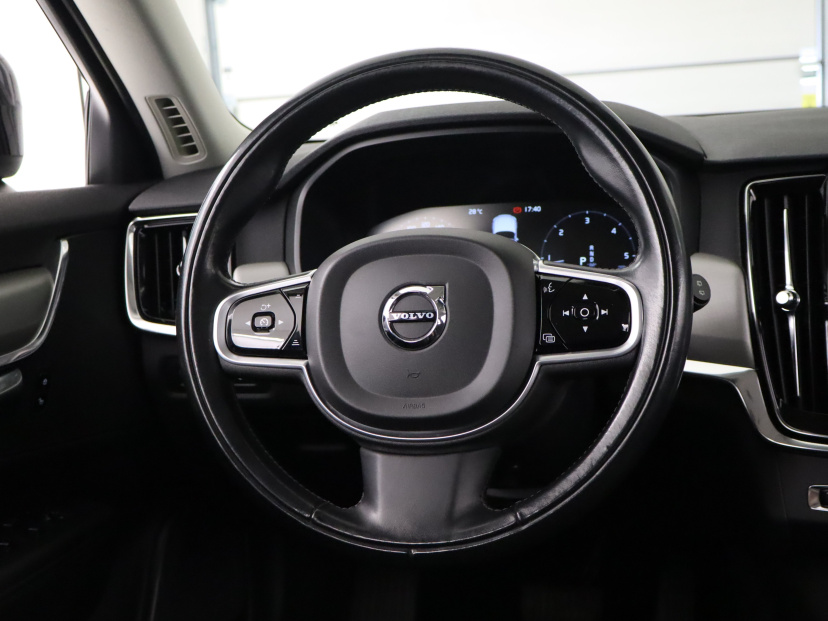 Volvo V90 Cross Country, 2021