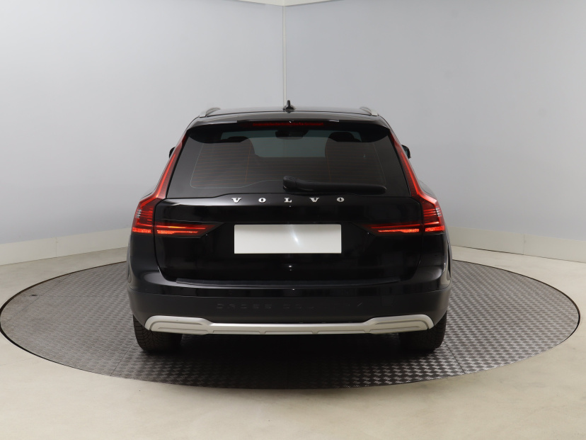 Volvo V90 Cross Country, 2021