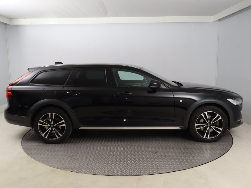 Volvo V90 Cross Country, 2021