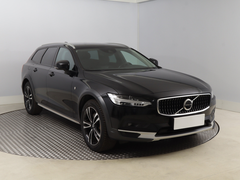 Volvo V90 Cross Country, 2021