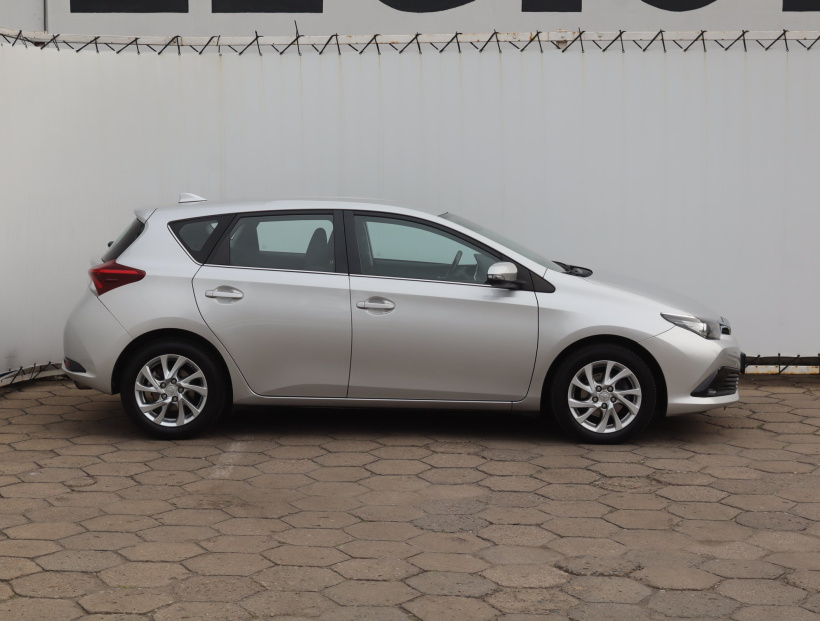 Toyota Auris, 2017