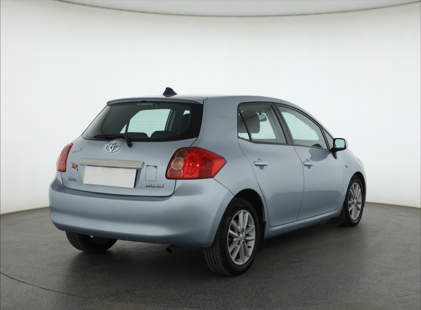 Toyota Auris, 2009