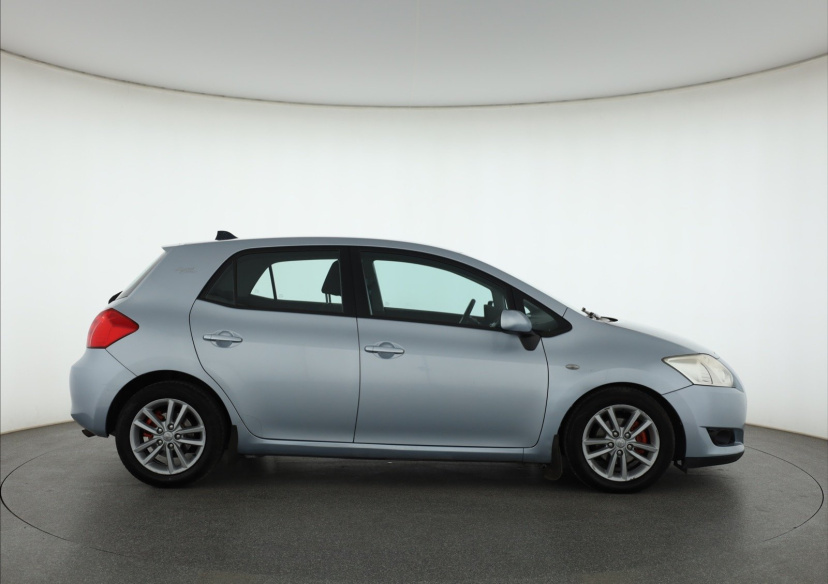 Toyota Auris, 2009