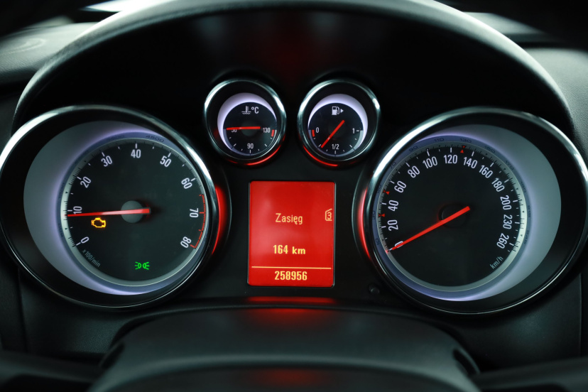 Opel Astra, 2011