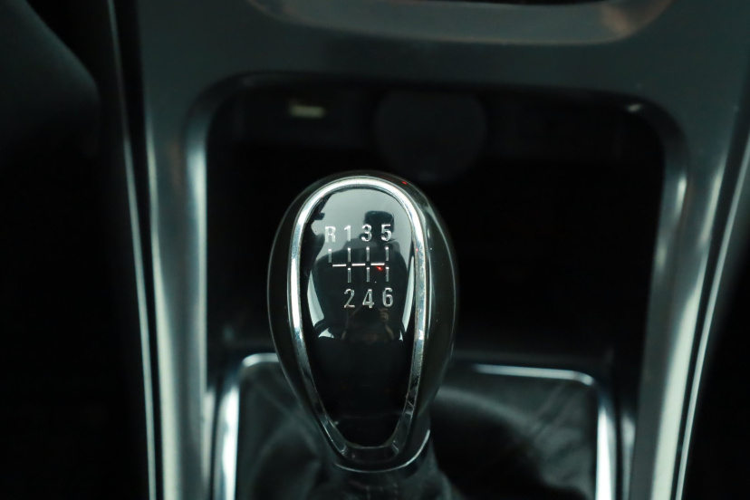 Opel Astra, 2011