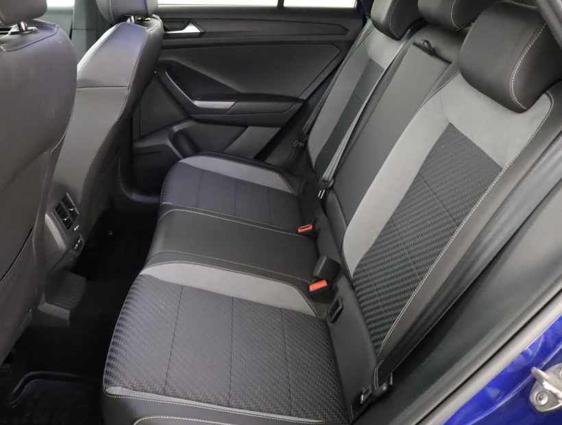 Volkswagen T-Roc, 2021