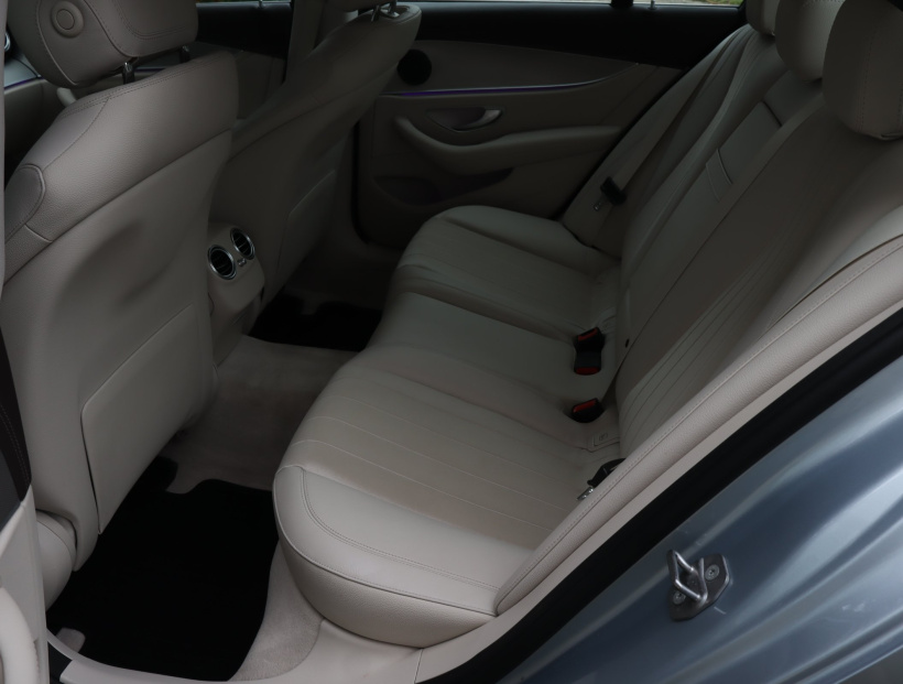 Mercedes-Benz E, 2016