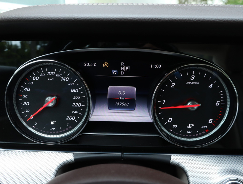 Mercedes-Benz E, 2016