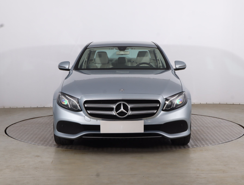 Mercedes-Benz E, 2016