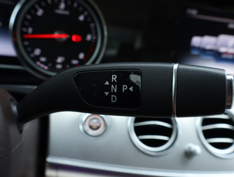Mercedes-Benz E, 2016