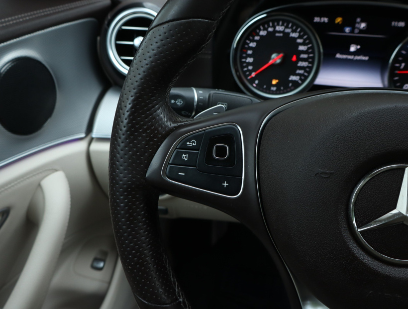 Mercedes-Benz E, 2016