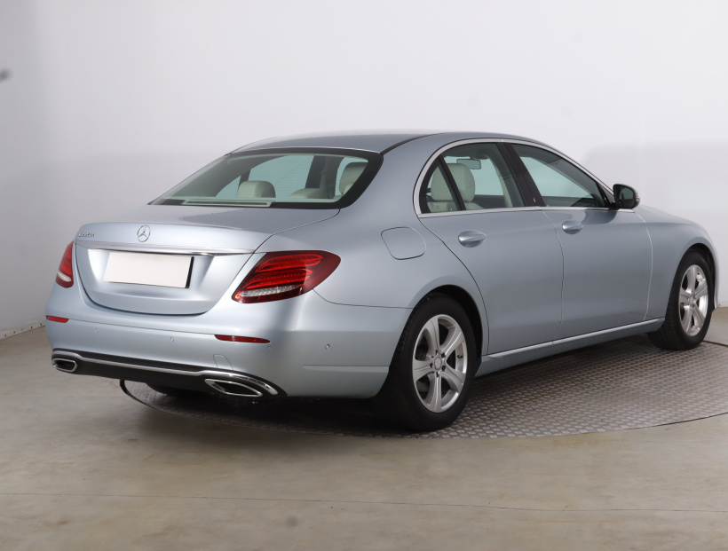 Mercedes-Benz E, 2016
