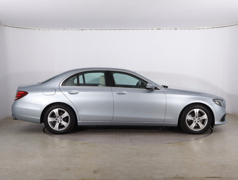 Mercedes-Benz E, 2016