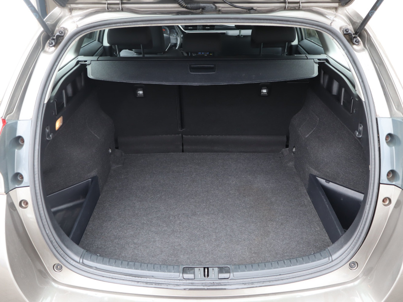 Toyota Auris, 2016