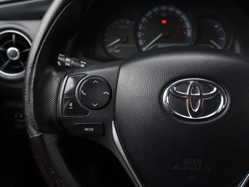 Toyota Auris, 2016