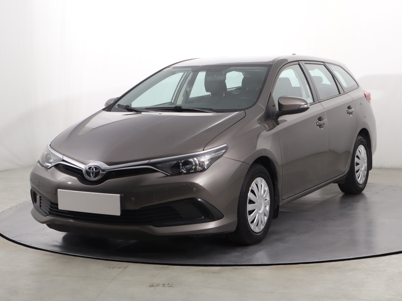 Toyota Auris, 2016