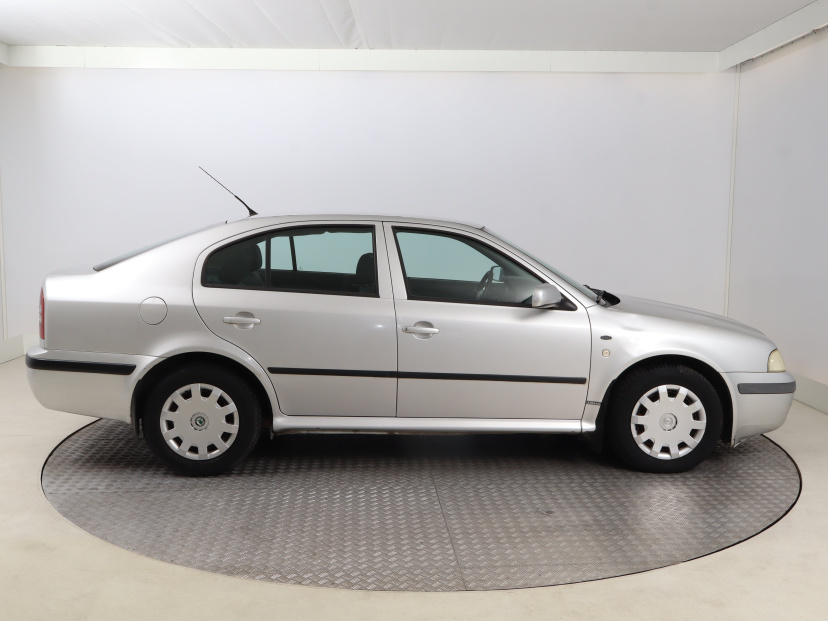 Škoda Octavia, 2002