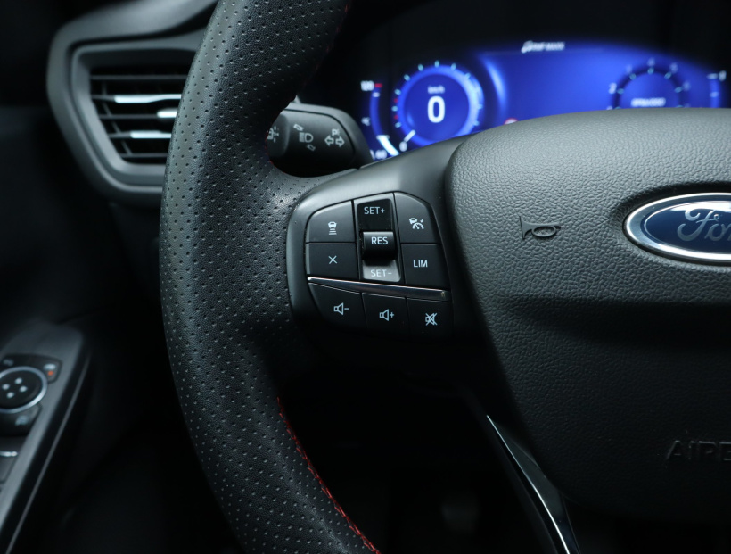 Ford Kuga, 2022
