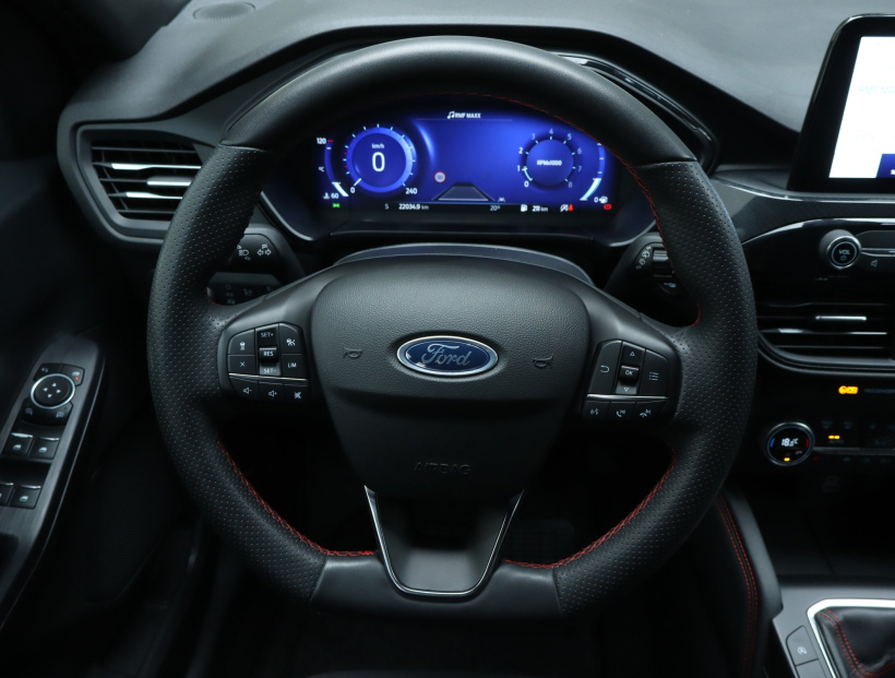 Ford Kuga, 2022