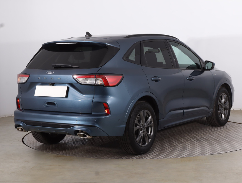 Ford Kuga, 2022