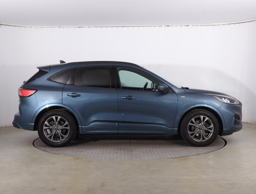 Ford Kuga, 2022