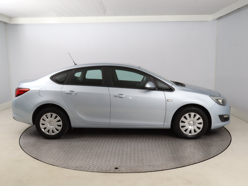Opel Astra, 2015