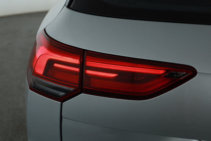 Volkswagen Golf, 2022