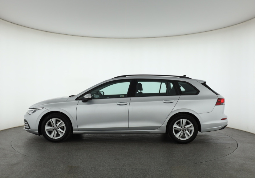 Volkswagen Golf, 2022