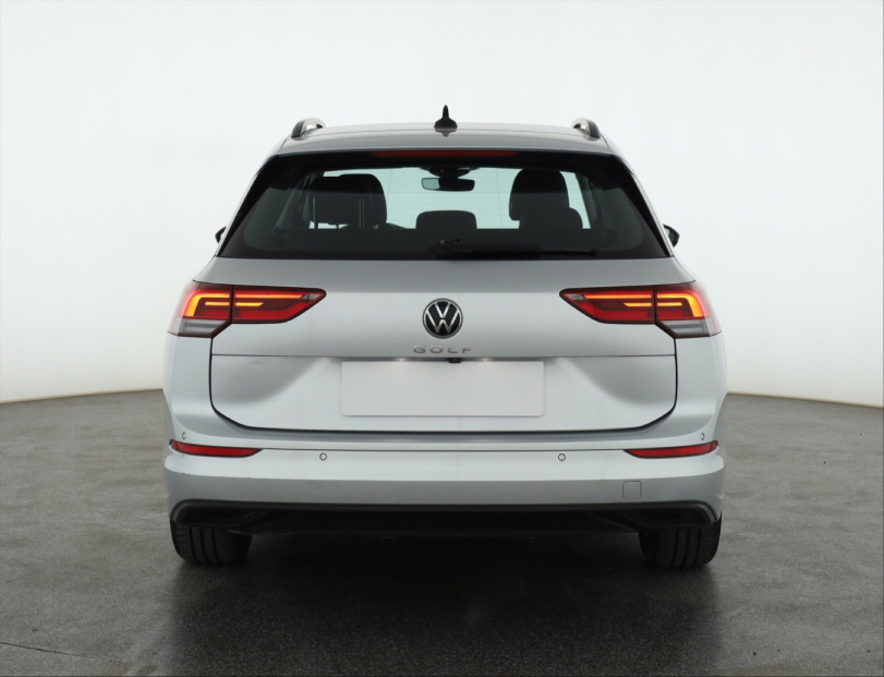 Volkswagen Golf, 2022